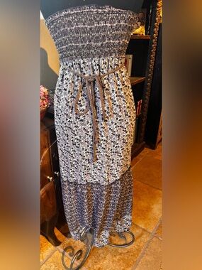 Wear as a strapless dress or a skirt